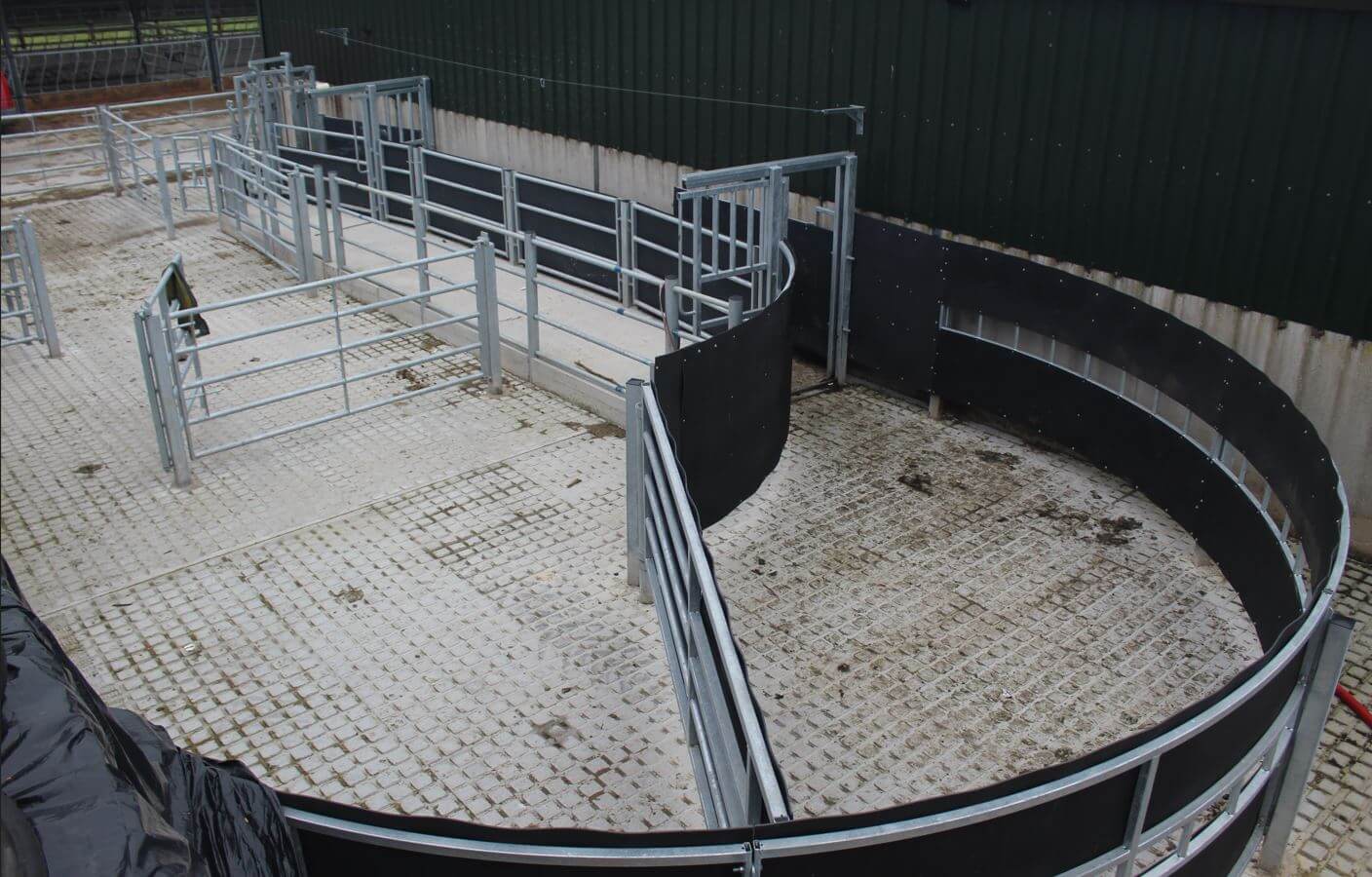 Corral Cattle Handling System | Farm Compare | Farm Compare